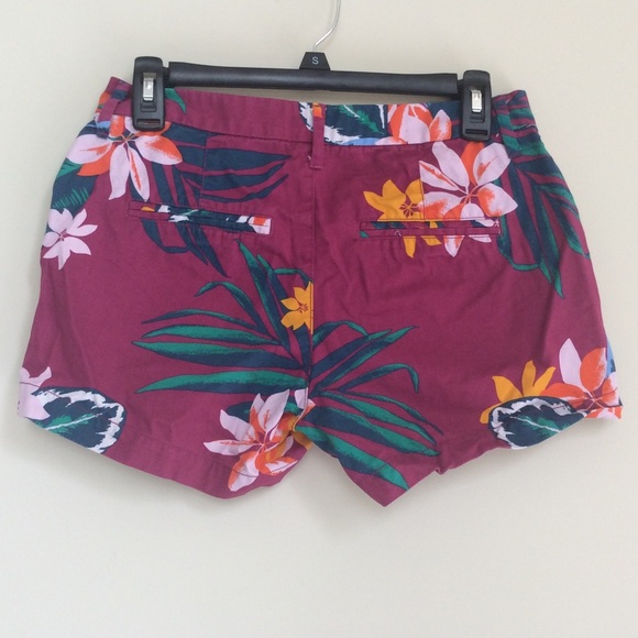 Women's Pattern Shorts - Picture 2 of 2